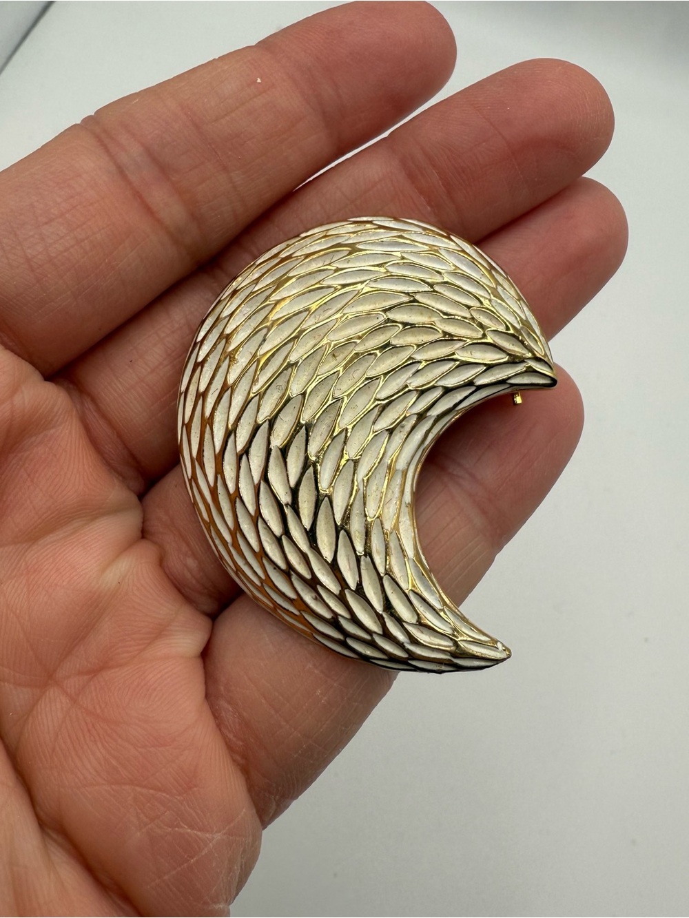 Vintage BSK Signed White Gold Tone Enamel Brooch Pin
